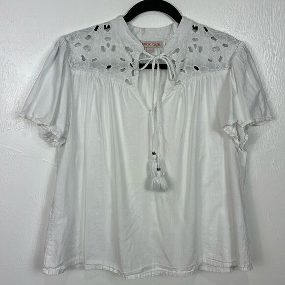 Knox Rose White Short Sleeve V-Neck Woven Eyelet Top Blouse Size L - Picture 2 of 8